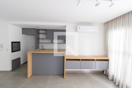 Sala de apartamento à venda com 2 quartos, 69m² em Petrópolis, Porto Alegre
