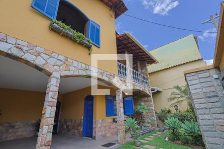 Casa à venda com 4 quartos, 337m² em João Pinheiro, Belo Horizonte