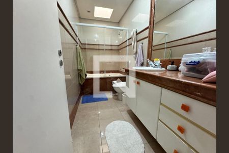 Banheiro Suite  de casa de condomínio à venda com 4 quartos, 450m² em Jardim Ampliacao, São Paulo