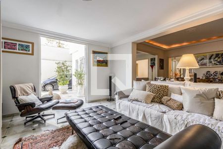 Casa à venda com 4 quartos, 300m² em Jardim Paulistano, São Paulo