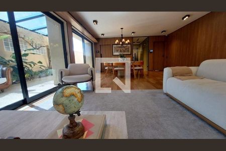 Casa à venda com 3 quartos, 329m² em Jardim Guedala, São Paulo