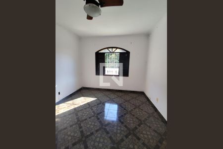 Casa à venda com 3 quartos, 269m² em Parque Sao Vicente, Santo André