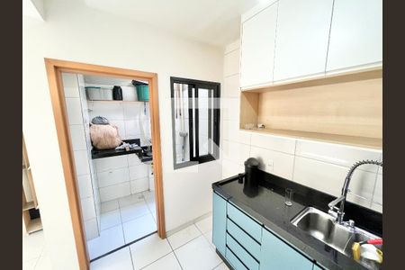 Sala/Cozinha de casa de condomínio à venda com 2 quartos, 52m² em Parque Peruche, São Paulo