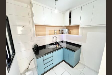 Sala/Cozinha de casa de condomínio à venda com 2 quartos, 52m² em Parque Peruche, São Paulo