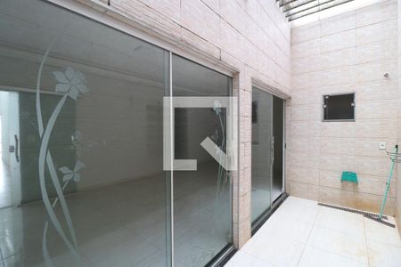 Jardim de inverno de casa para alugar com 4 quartos, 180m² em Daniel Fonseca, Uberlândia