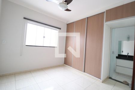 Quarto 1 - Suíte de casa para alugar com 4 quartos, 180m² em Daniel Fonseca, Uberlândia