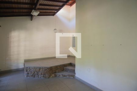 Sala de casa para alugar com 3 quartos, 150m² em Colubandê, São Gonçalo