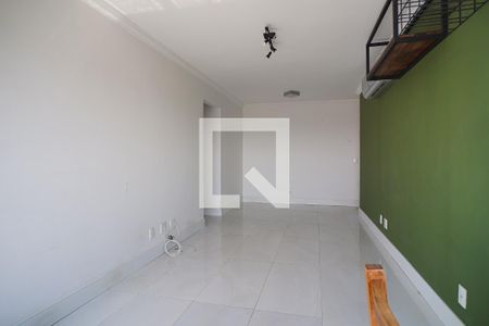 Sala de apartamento para alugar com 2 quartos, 75m² em Chácara das Pedras, Porto Alegre