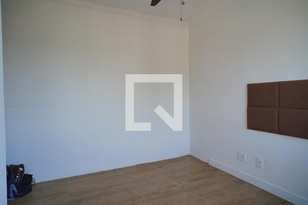 Quarto suíte  de apartamento para alugar com 2 quartos, 75m² em Chácara das Pedras, Porto Alegre