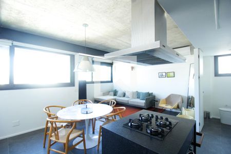 Sala/Cozinha de apartamento à venda com 1 quarto, 92m² em Vila Madalena, São Paulo