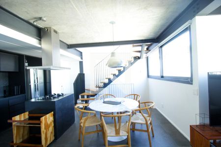 Sala/Cozinha de apartamento à venda com 1 quarto, 92m² em Vila Madalena, São Paulo