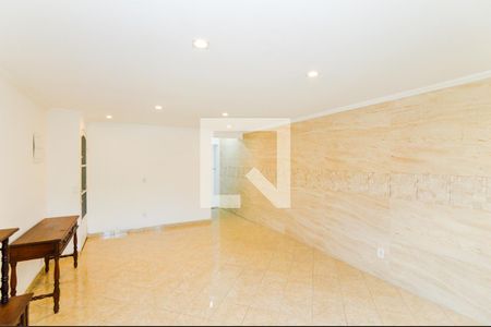 Sala de casa para alugar com 2 quartos, 205m² em Jardim Rosa de Franca, Guarulhos