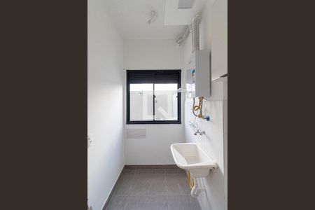 Sala/Cozinha/Área de Serviço  de apartamento para alugar com 2 quartos, 38m² em Vila Campanela, São Paulo