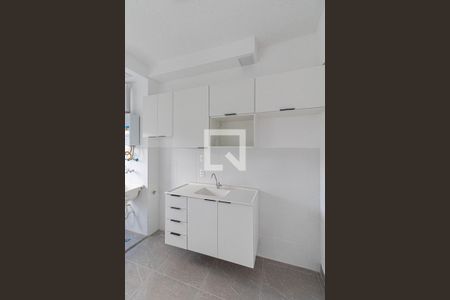 Sala/Cozinha/Área de Serviço  de apartamento para alugar com 2 quartos, 38m² em Vila Campanela, São Paulo