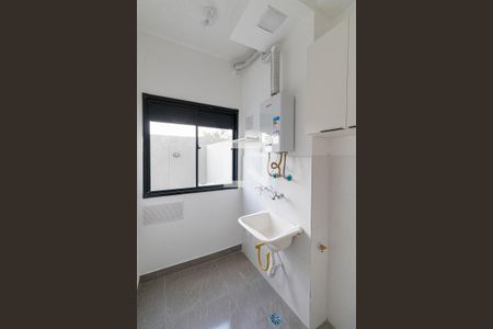 Sala/Cozinha/Área de Serviço  de apartamento para alugar com 2 quartos, 38m² em Vila Campanela, São Paulo