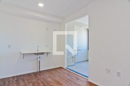 Sala e cozinha de apartamento para alugar com 2 quartos, 32m² em Limão, São Paulo