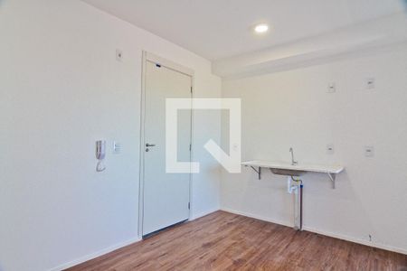Sala e cozinha de apartamento para alugar com 2 quartos, 32m² em Limão, São Paulo