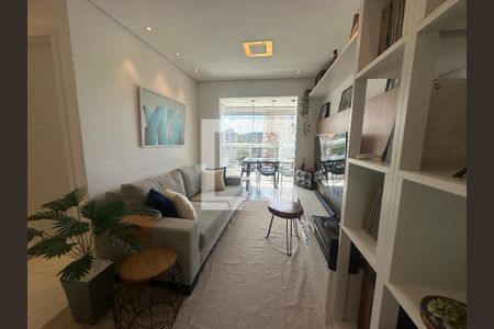 Sala de apartamento para alugar com 2 quartos, 70m² em Empresarial 18 do Forte, Barueri