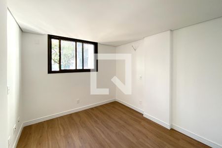 Quarto  de apartamento à venda com 2 quartos, 60m² em Lourdes, Belo Horizonte