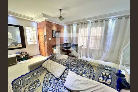 Sala de casa para alugar com 3 quartos, 194m² em Parque Santo Antonio, Guarulhos