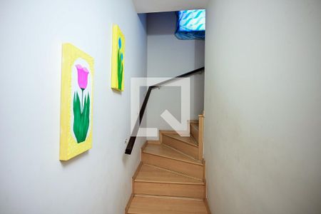 Escada de casa à venda com 3 quartos, 101m² em Parque Monte Alegre, Taboão da Serra