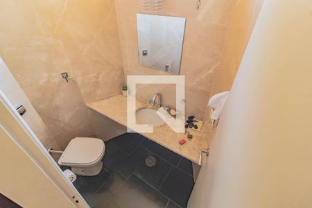 Casa à venda com 3 quartos, 400m² em Vila Alexandria, São Paulo