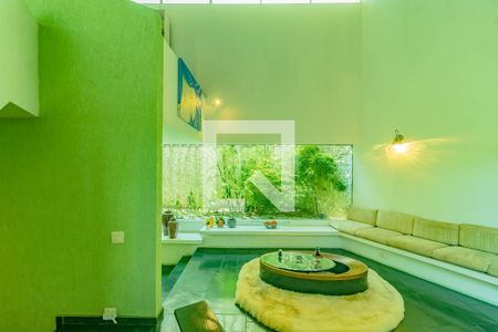 Casa à venda com 3 quartos, 400m² em Vila Alexandria, São Paulo