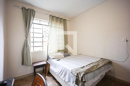 Quarto 1 de casa à venda com 3 quartos, 300m² em Sagrada Família, Belo Horizonte