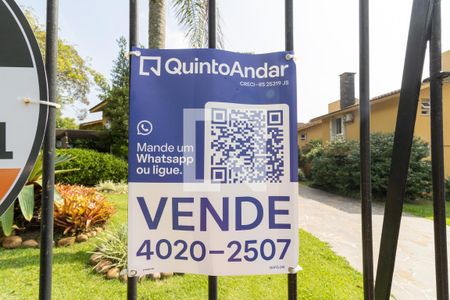 Plaquinha de casa de condomínio à venda com 3 quartos, 240m² em Cavalhada, Porto Alegre