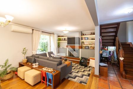 Sala de casa de condomínio à venda com 3 quartos, 240m² em Cavalhada, Porto Alegre