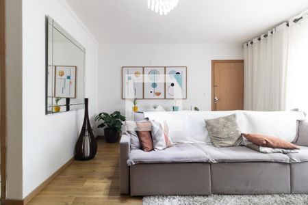 Sala de casa à venda com 2 quartos, 220m² em Jardim Maria Estela, São Paulo