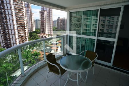 Varanda de apartamento para alugar com 1 quarto, 55m² em Barra da Tijuca, Rio de Janeiro