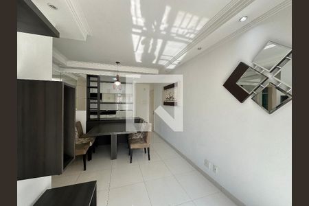 Sala de apartamento para alugar com 2 quartos, 65m² em Jardim Tupanci, Barueri