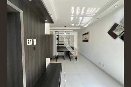 Sala de apartamento para alugar com 2 quartos, 65m² em Jardim Tupanci, Barueri