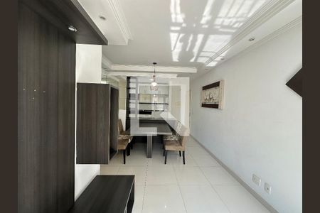 Sala de apartamento para alugar com 2 quartos, 65m² em Jardim Tupanci, Barueri