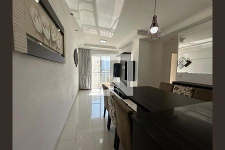 Sala de apartamento para alugar com 2 quartos, 65m² em Jardim Tupanci, Barueri
