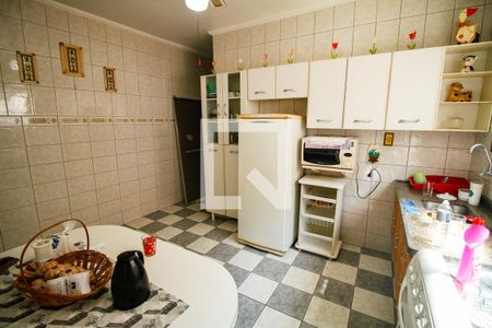 Cozinha de apartamento para alugar com 2 quartos, 72m² em Guilhermina, Praia Grande