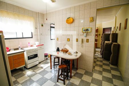 Cozinha de apartamento para alugar com 2 quartos, 72m² em Guilhermina, Praia Grande