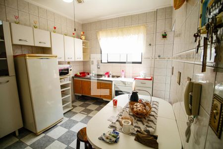 Cozinha de apartamento para alugar com 2 quartos, 72m² em Guilhermina, Praia Grande