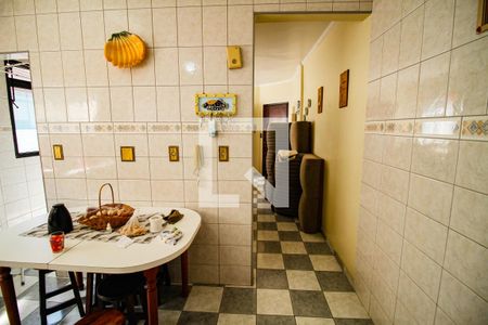 Cozinha de apartamento para alugar com 2 quartos, 72m² em Guilhermina, Praia Grande