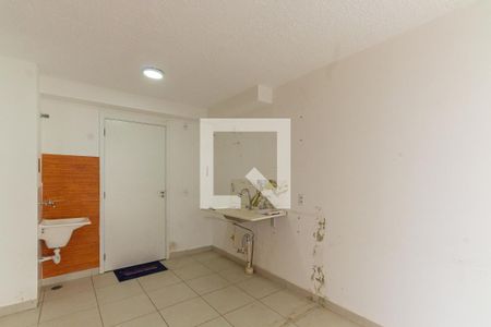 Sala/Cozinha e Área de Serviço de apartamento para alugar com 2 quartos, 36m² em Guaiauna, São Paulo