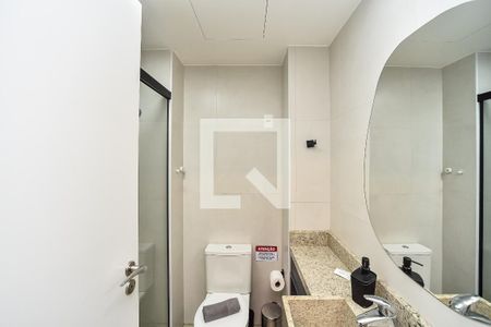 Banheiro de kitnet/studio para alugar com 1 quarto, 27m² em Mont’serrat, Porto Alegre