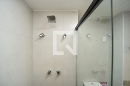 Banheiro de kitnet/studio para alugar com 1 quarto, 27m² em Mont’serrat, Porto Alegre