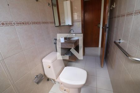 Banheiro da Suíte de apartamento para alugar com 2 quartos, 110m² em Jardim Guanabara, Rio de Janeiro