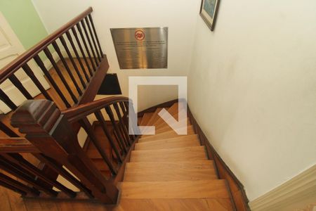 Escada de casa à venda com 4 quartos, 235m² em Cambuci, São Paulo