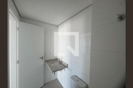 Banheiro de apartamento à venda com 1 quarto, 51m² em Picanço, Guarulhos