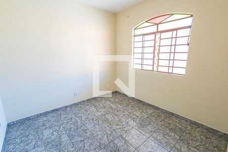 quarto 1 de casa para alugar com 3 quartos, 90m² em Piratininga, Belo Horizonte