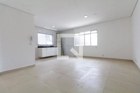 Sala e Cozinha de apartamento para alugar com 2 quartos, 75m² em Vila Marieta, São Paulo