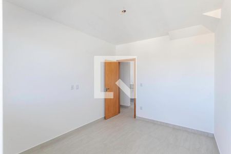 Quarto de apartamento à venda com 2 quartos, 125m² em Arvoredo, Contagem