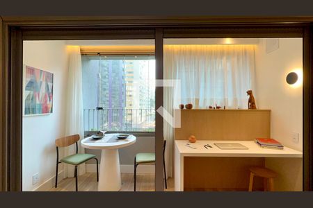 Varanda de kitnet/studio para alugar com 1 quarto, 32m² em Pinheiros, São Paulo